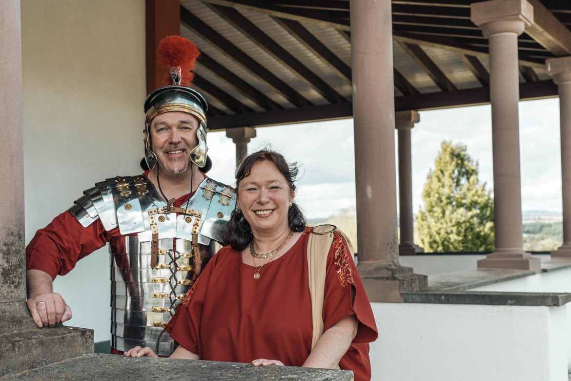 Sehenswertes an der Mosel - Andi und Gaby, die guten Seelen der Mosel Chalet Ferienhäuser als Römische Hosts des Martberg in Pommern